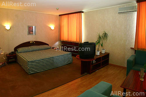 Cosmos Hotel 4